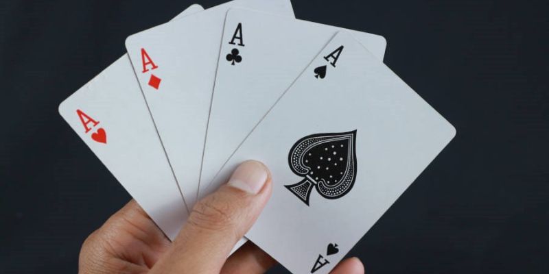 Hand Poker Là Gì? Bí Quyết Đọc Bài Chuẩn Xác Cùng Jun88 4 Hand poker tứ quý AAAA