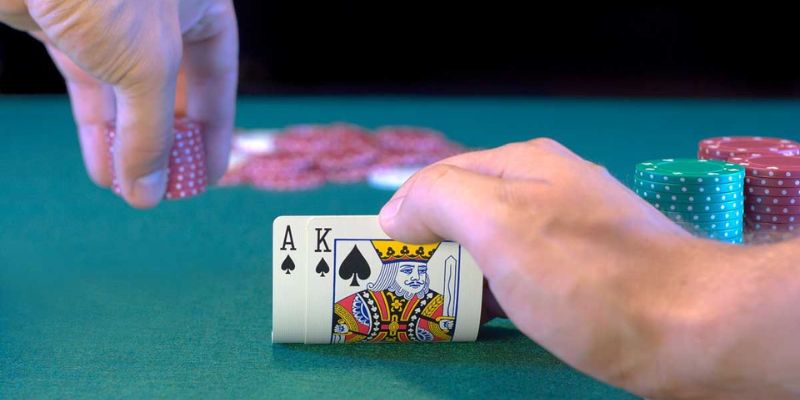 Hand Poker Là Gì? Bí Quyết Đọc Bài Chuẩn Xác Cùng Jun88 6 Hành động bet sizing lớn khi cầm hand poker mạnh