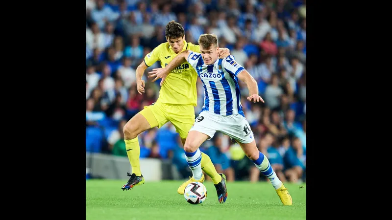 Cầu thủ của Real Sociedad tạo ra cơ hội ghi bàn sau pha phản công nhanh Cầu thủ của Real Sociedad tạo ra cơ hội ghi bàn sau pha phản công nhanh