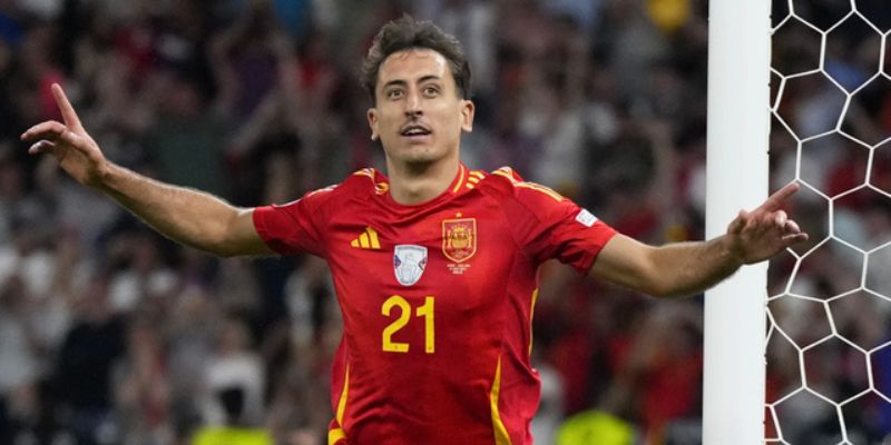 Tiền Đạo Tây Ban Nha Vô Địch 2025 – Sát Thủ La Roja Jun88 Đam Mê 4 Tiền đạo Tây Ban Nha Mikel Oyarzabal