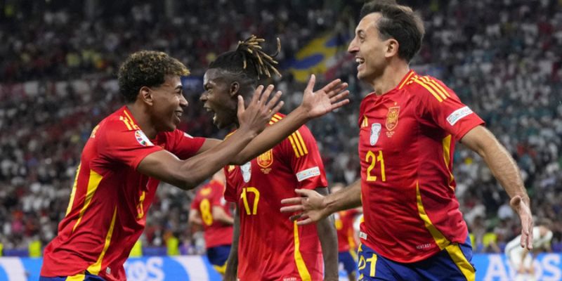 Tiền Đạo Tây Ban Nha Vô Địch 2025 – Sát Thủ La Roja Jun88 Đam Mê 5 Tiền đạo Tây Ban Nha Mikel Oyarzabal – sát thủ số 1 với 9 bàn quốc tế