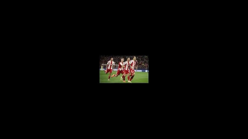 Cầu thủ của Kairat Almaty vượt qua cầu thủ của Olympiacos để tiến gần khung thành đối phương. Cầu thủ của Kairat Almaty vượt qua cầu thủ của Olympiacos để tiến gần khung thành đối…